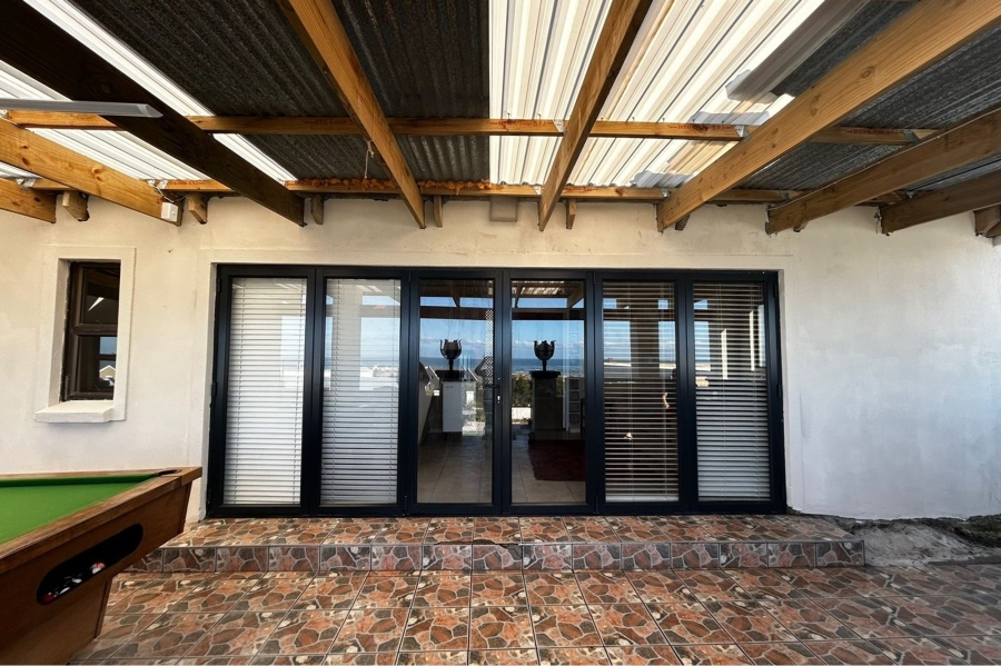 9 Bedroom Property for Sale in Bettys Bay Western Cape